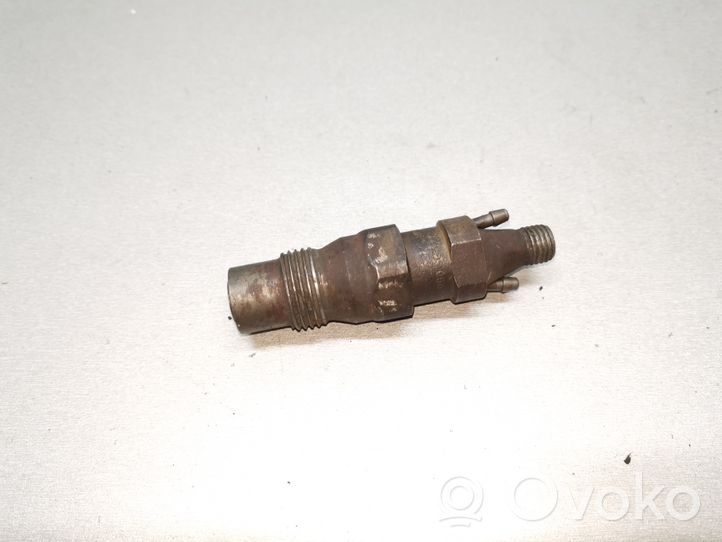 Volkswagen Golf II Fuel injector 068130201P