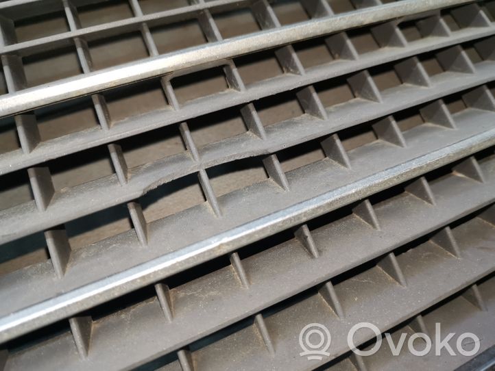 Mercedes-Benz E W124 Grille de calandre avant 1248880223