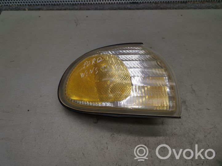Ford Windstar Clignotant avant F58B15A428AE