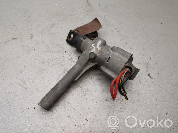 Mercedes-Benz 207 310 Ignition lock 