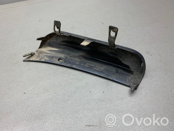 Citroen Xsara Picasso Takapuskurin hinaussilmukan suojakansi 9650214477