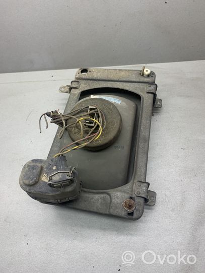 Volkswagen I LT Lampa przednia 281941752B