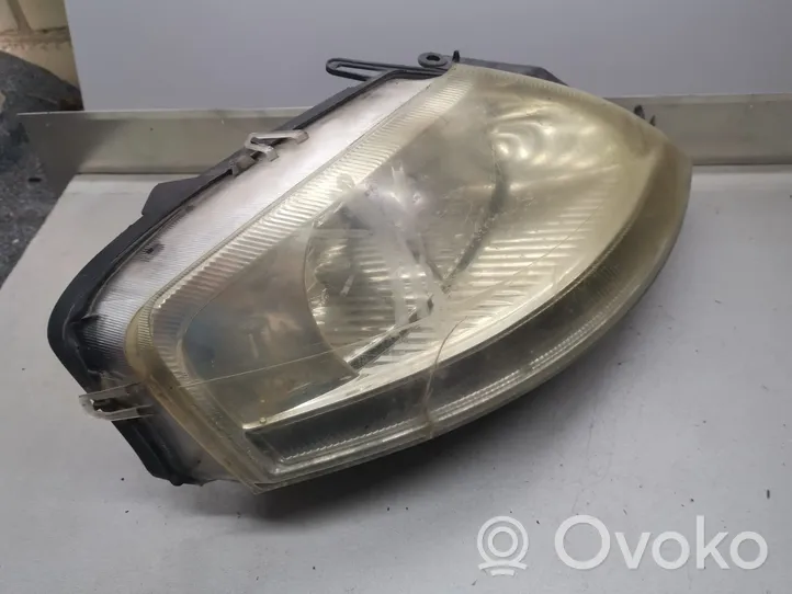 Citroen C3 Lampa przednia 9647214180