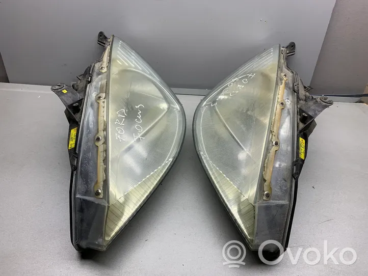 Ford Focus Lampa przednia 