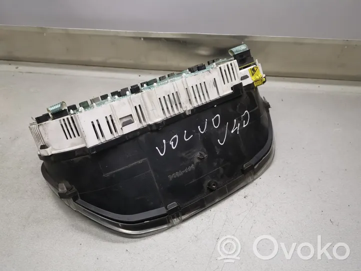 Volvo S40, V40 Speedometer (instrument cluster) 30638545