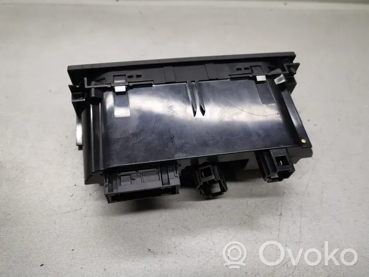 Ford Galaxy Oro kondicionieriaus/ klimato/ pečiuko valdymo blokas (salone) 7M5907049C