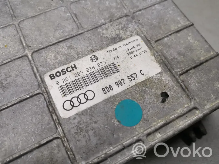 Audi A4 S4 B5 8D Moottorin ohjainlaite/moduuli 8D0907557C