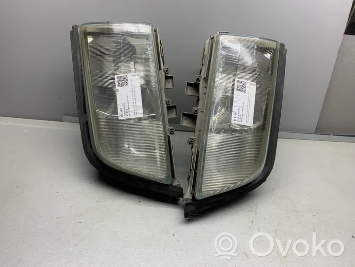 Mercedes-Benz C W202 Lampa przednia 