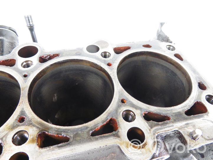 Volkswagen PASSAT B5 Engine block 