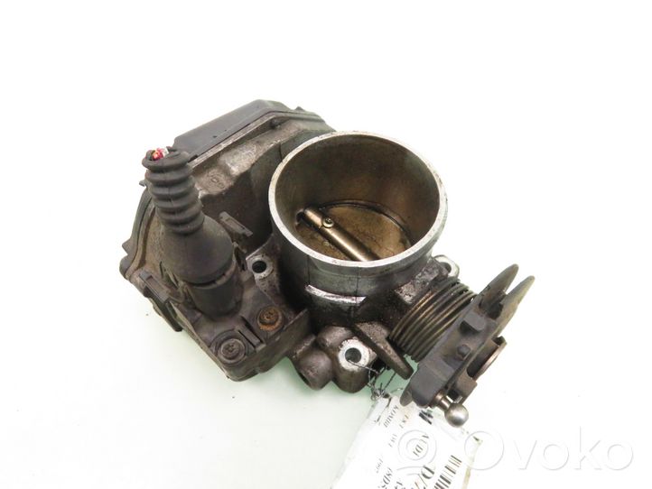 Audi A4 S4 B5 8D Valvola corpo farfallato 