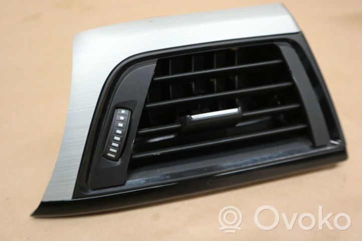 BMW 4 F32 F33 Copertura griglia di ventilazione laterale cruscotto 9231995