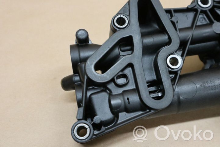 BMW 5 F10 F11 Odpowietrznik / Separator oleju 70379335