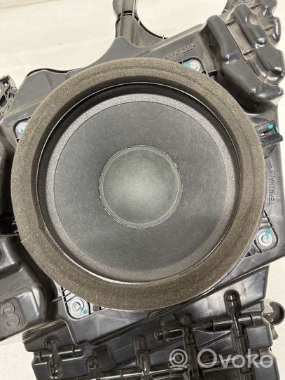 Toyota RAV 4 (XA50) Enceinte subwoofer 8615042070