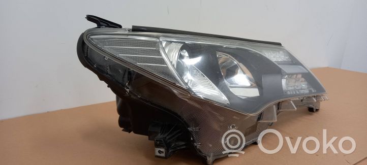 Toyota RAV 4 (XA40) Lampa przednia 7444NA