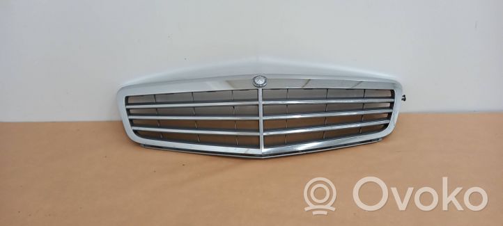 Mercedes-Benz C AMG W204 Grille de calandre avant A2048801483