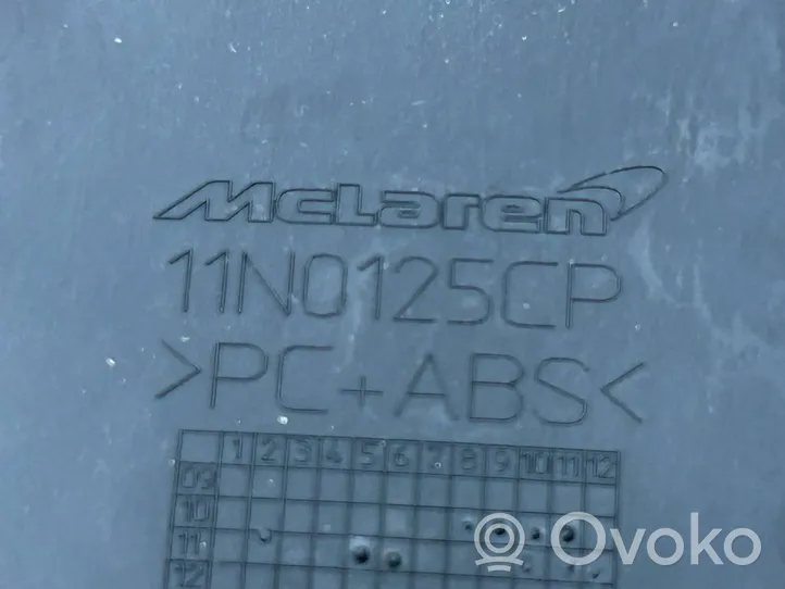 McLaren MP4 12c Boczny element deski rozdzielczej 11N0125CP