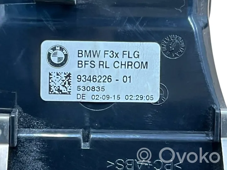 BMW M4 F82 F83 Boczna kratka nawiewu deski rozdzielczej 9346226