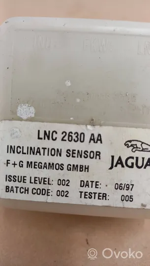 Jaguar XK8 - XKR Oven keskuslukituksen ohjausyksikön moduuli LNC2630AA