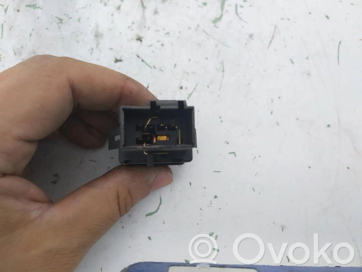 6L1953235A Seat III (6L) Hazard light switch, 13.02 € RRR