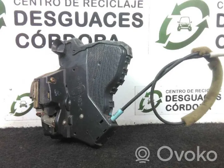 Toyota Corolla Verso E121 Serratura portiera anteriore 