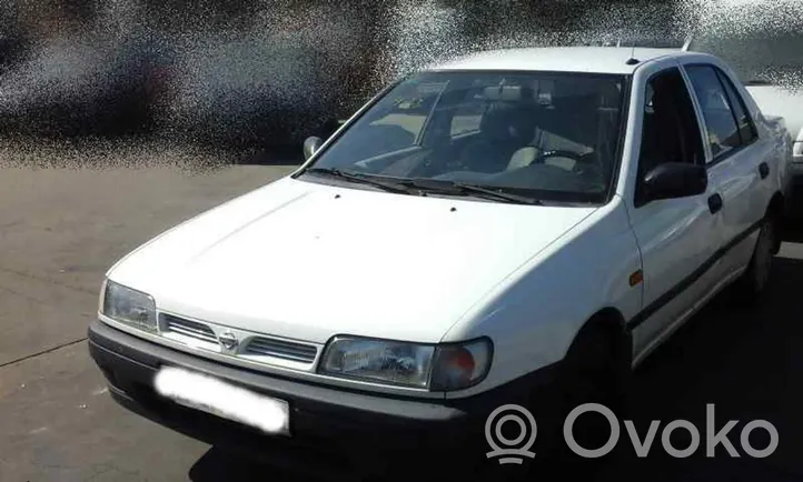 Nissan Sunny Półoś przednia 