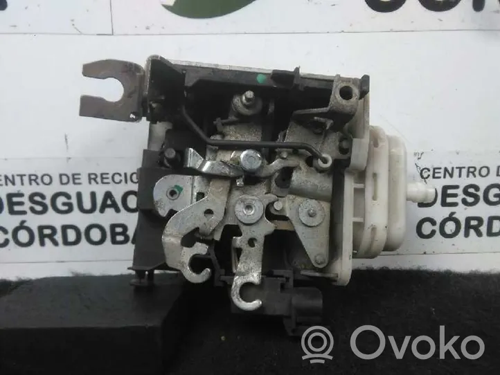 Audi A8 S8 D2 4D Serratura portiera anteriore 8D1837015F