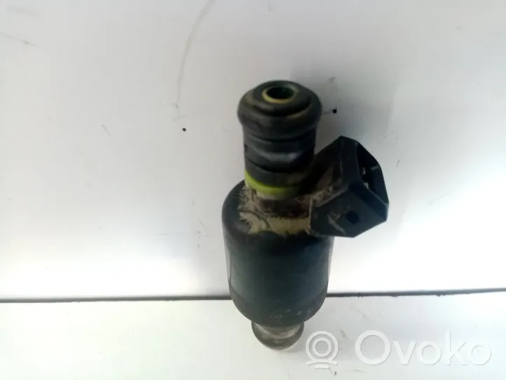 Opel Monterey Fuel injector 