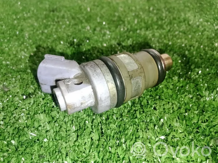 Toyota Previa (XR10, XR20) I Injecteur de carburant 2325076010