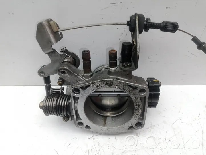 BMW 3 E30 Valvola corpo farfallato 17303629