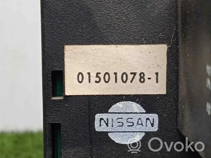 Nissan Laurel Unité de contrôle BSM 015010781