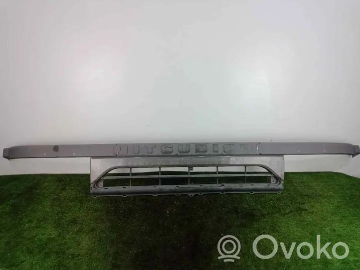 Mitsubishi Canter Grille de calandre avant 