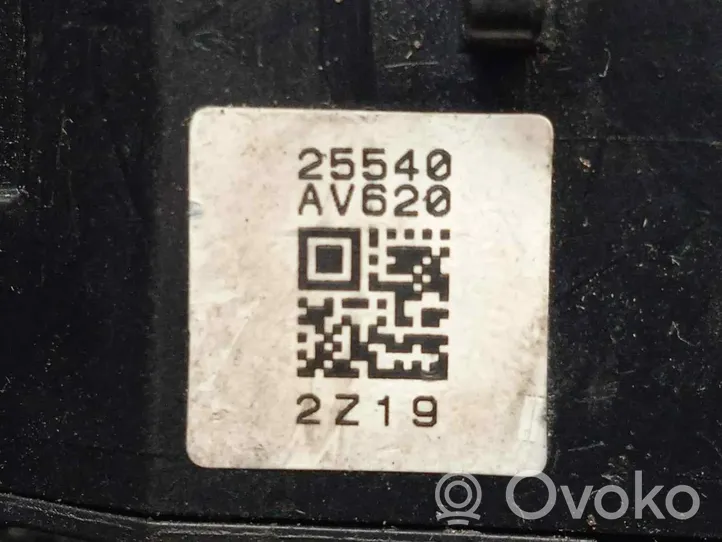 Nissan Primera Mittariston valaistuksen säätökytkin 25540AV620