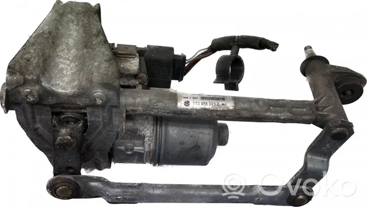 Volkswagen Touran I Front wiper linkage 