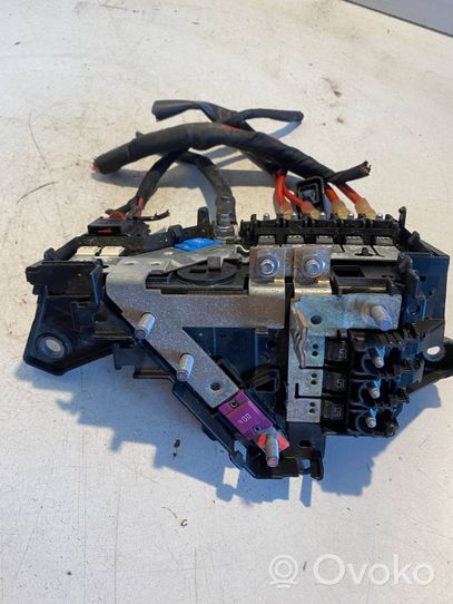 Mercedes-Benz C AMG W205 Cableado positivo A2055402350