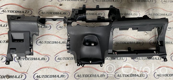 Toyota Yaris Panelės apdailos skydas (apatinis) 553030D150