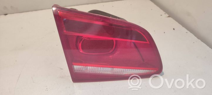 Volkswagen PASSAT B7 Luci posteriori del portellone del bagagliaio 3AE945093K