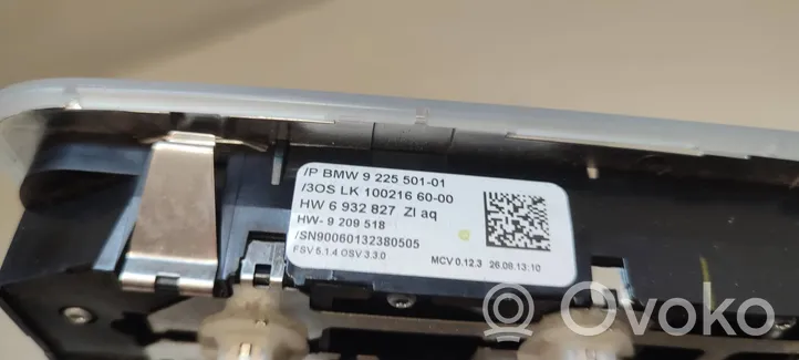 BMW X1 E84 Фонарь освещения передних мест 9225501