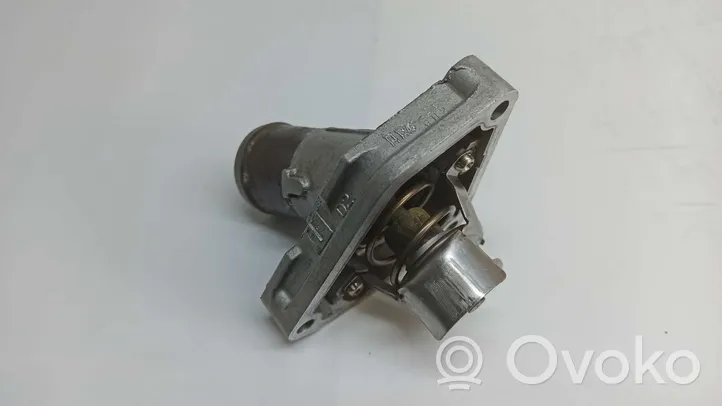 Infiniti G35 Boîtier de thermostat / thermostat 