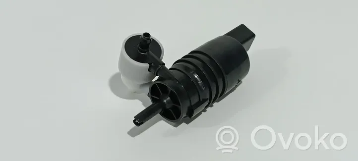 BMW 1 F40 Windscreen/windshield washer pump 