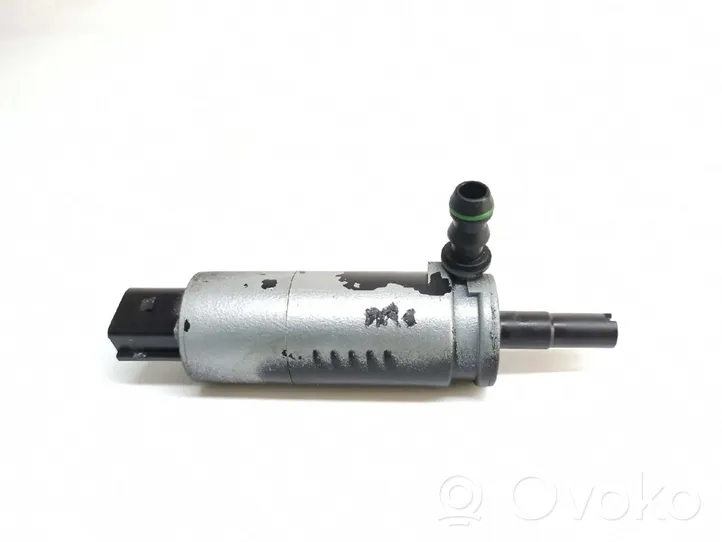 Volkswagen Scirocco Windscreen/windshield washer pump 