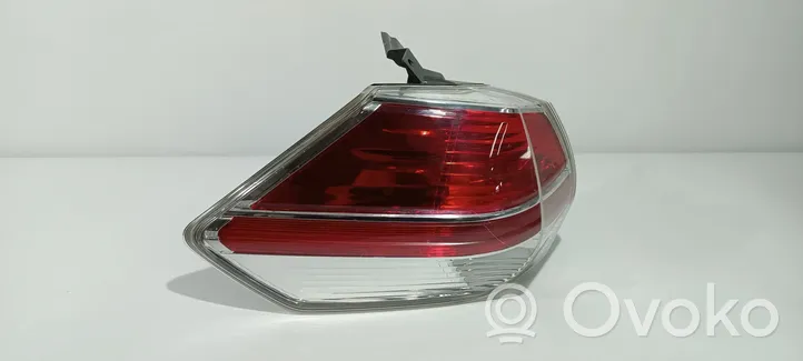 Nissan X-Trail T32 Lampy tylnej klapy bagażnika 265554CA0B