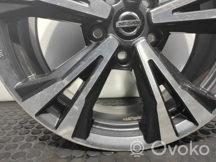 Nissan Qashqai+2 Felgi aluminiowe R18 D0300HV04B