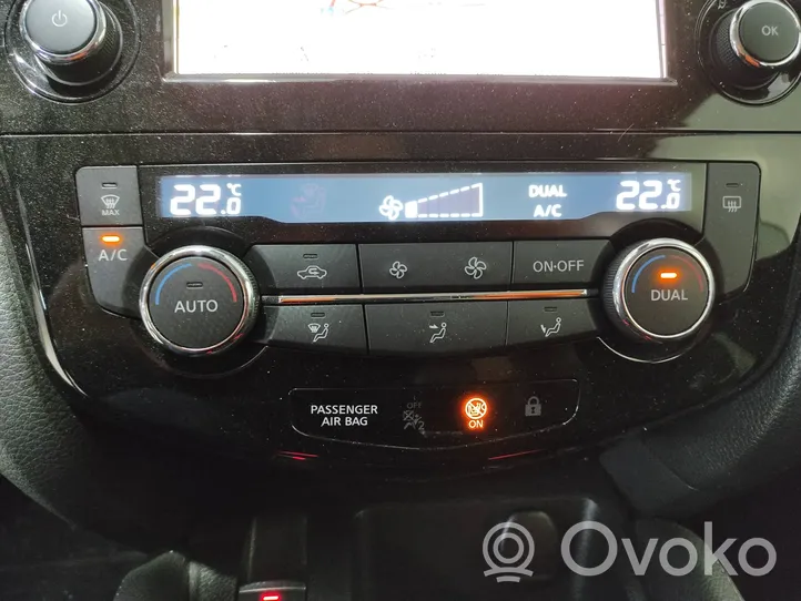 Nissan Qashqai+2 Climate control unit 