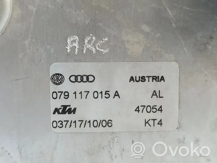 Audi A6 S6 C6 4F Moottoriöljyn jäähdytinlaite 079117015P