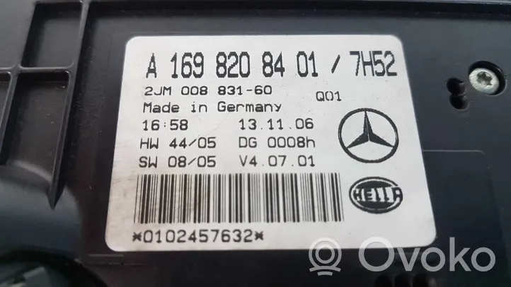 Mercedes-Benz B W245 Illuminazione sedili anteriori 2JM00883160