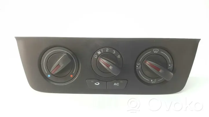 Seat Ibiza IV (6J,6P) Oro kondicionieriaus/ klimato/ pečiuko valdymo blokas (salone) 