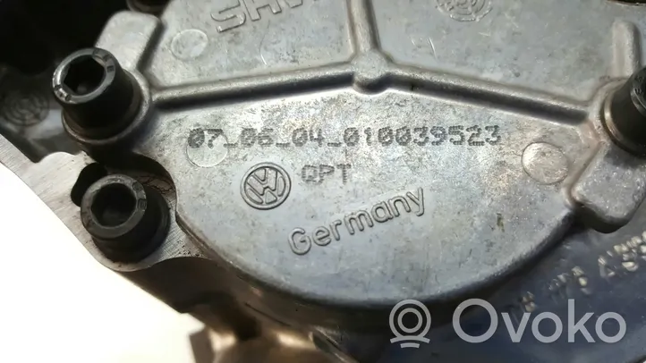 Volkswagen Touareg I Pompe à huile 07Z115022