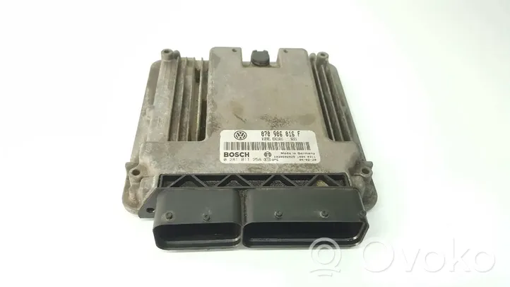 Volkswagen Touareg I Unité de commande, module ECU de moteur 0281011258