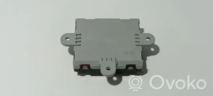 Land Rover Range Rover Velar Autres unités de commande / modules J8A214D617CC