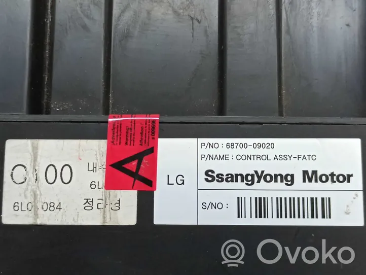 SsangYong Actyon Panel klimatyzacji 68700-09020